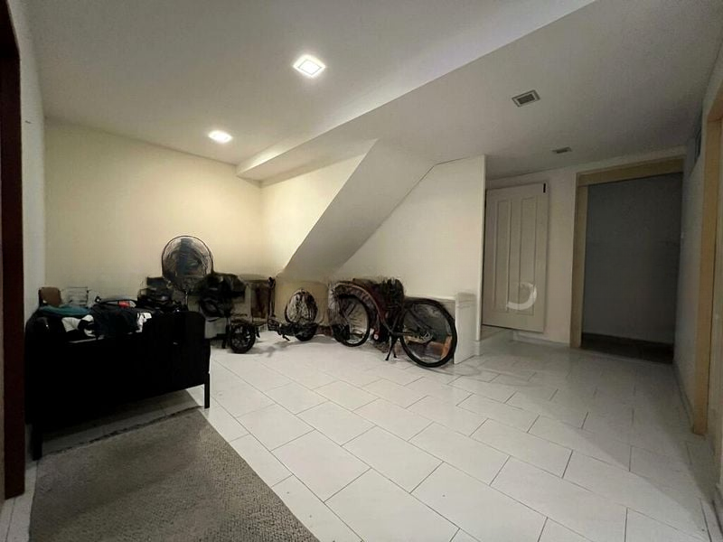 ELIZABETH HEIGHTS 4