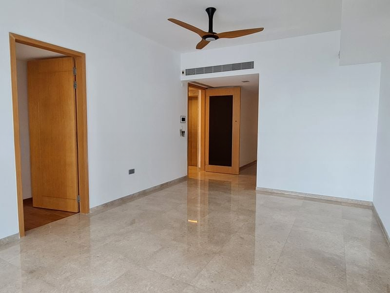 MARINA BAY SUITES 13