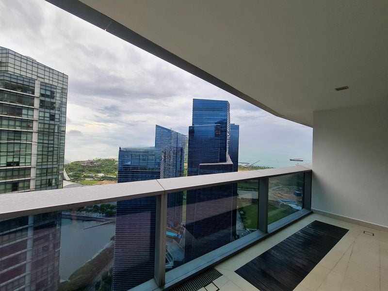 MARINA BAY SUITES 15