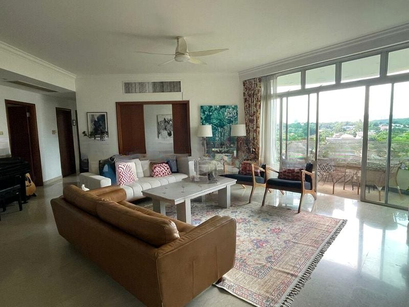 SEVEN HOLT ROAD 4