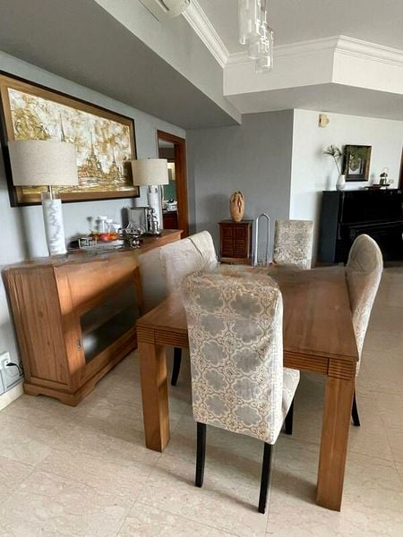 SEVEN HOLT ROAD 6