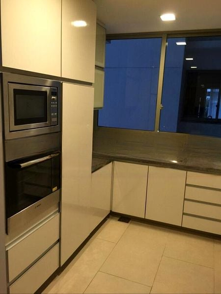 THE SEAFRONT ON MEYER 9