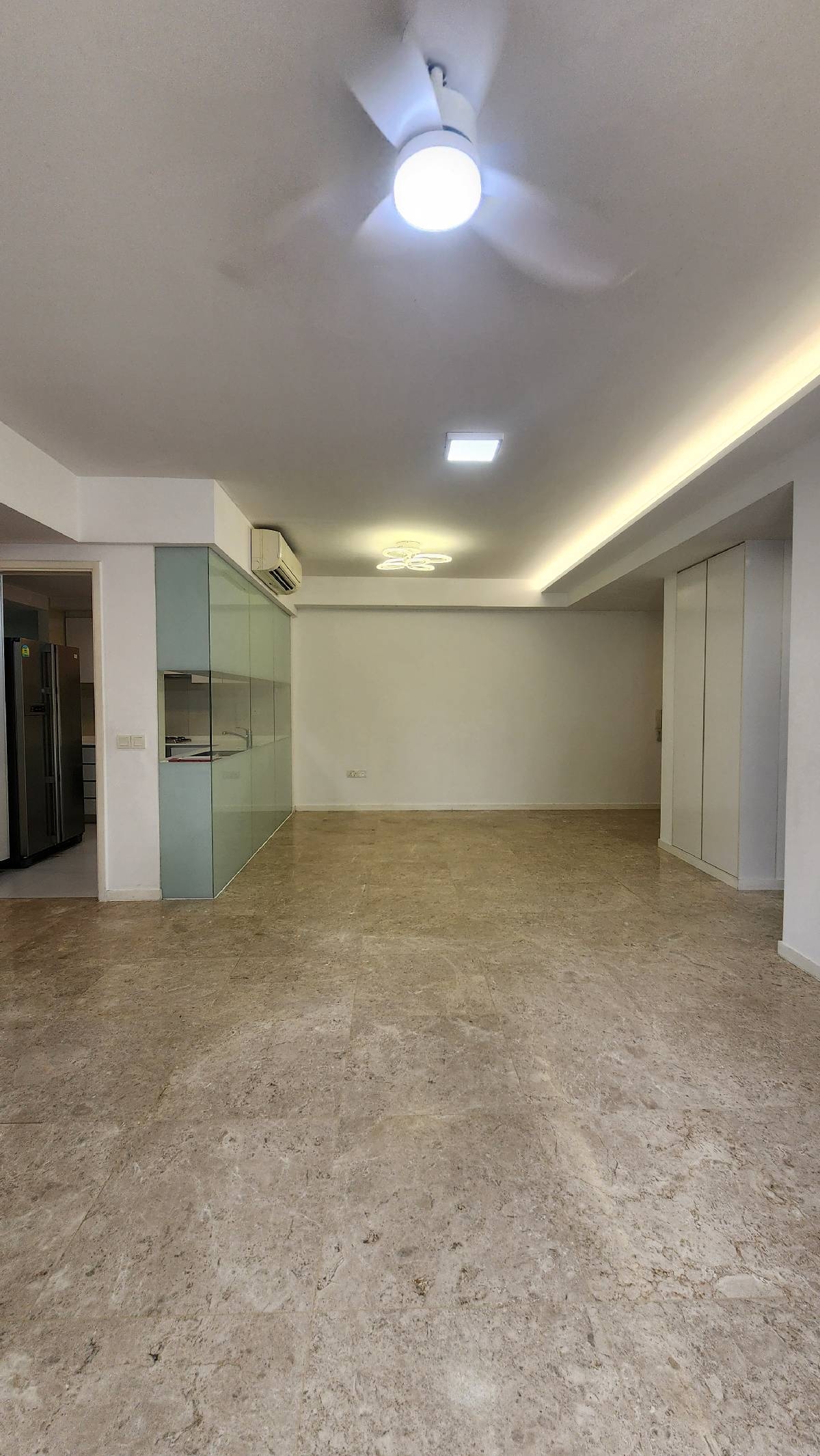 THE LAKEFRONT RESIDENCES 7