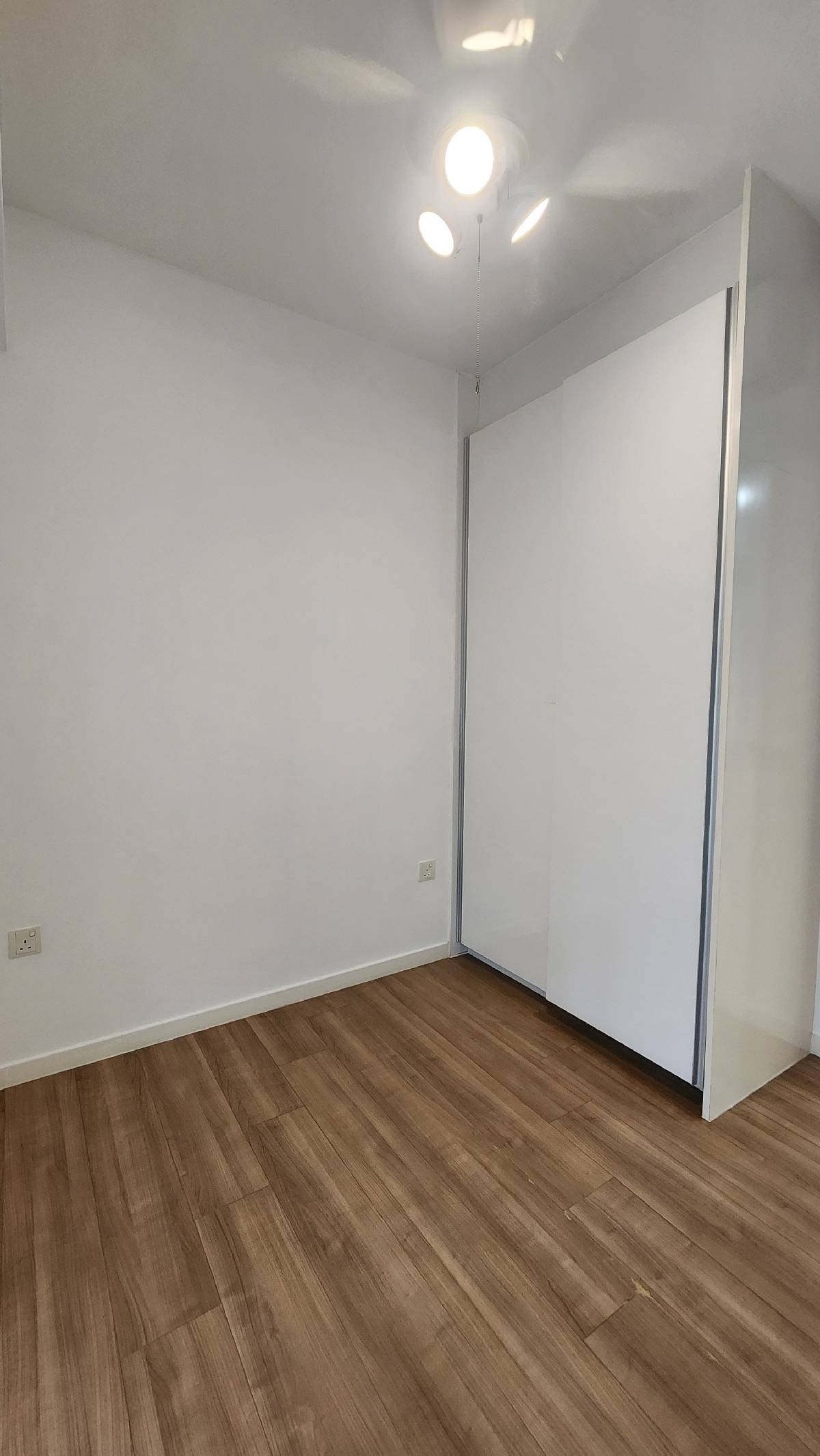 THE LAKEFRONT RESIDENCES 9