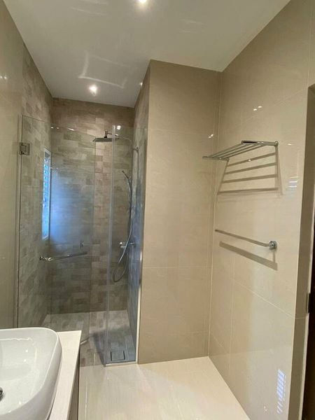 DALVEY COURT 7