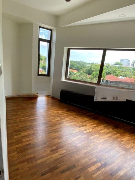 DALVEY COURT 10