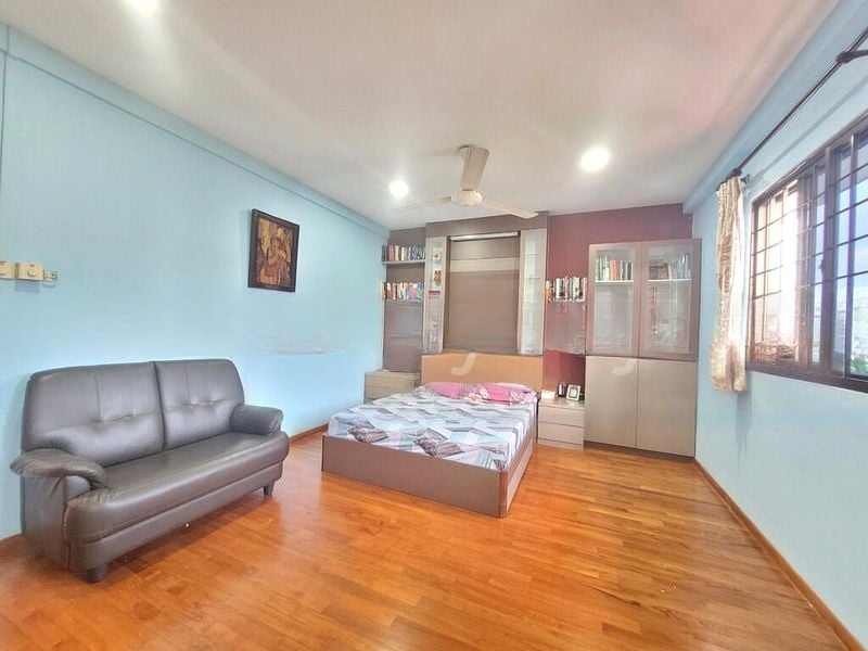 EAST ELEGANCE 5