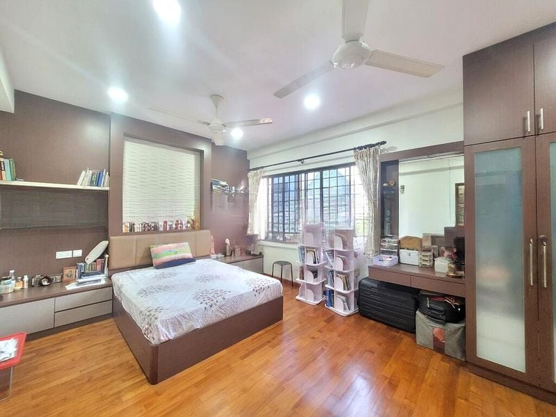 EAST ELEGANCE 9