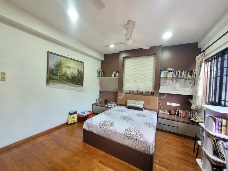 EAST ELEGANCE 8
