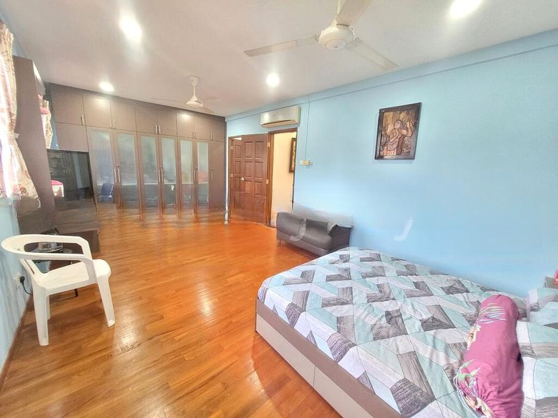 EAST ELEGANCE 4