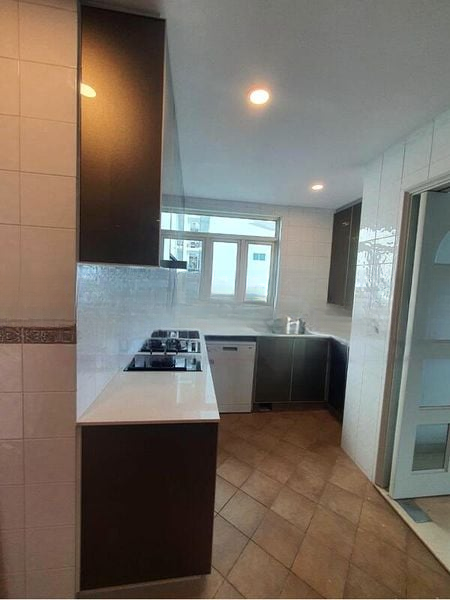 HOLT RESIDENCES 4