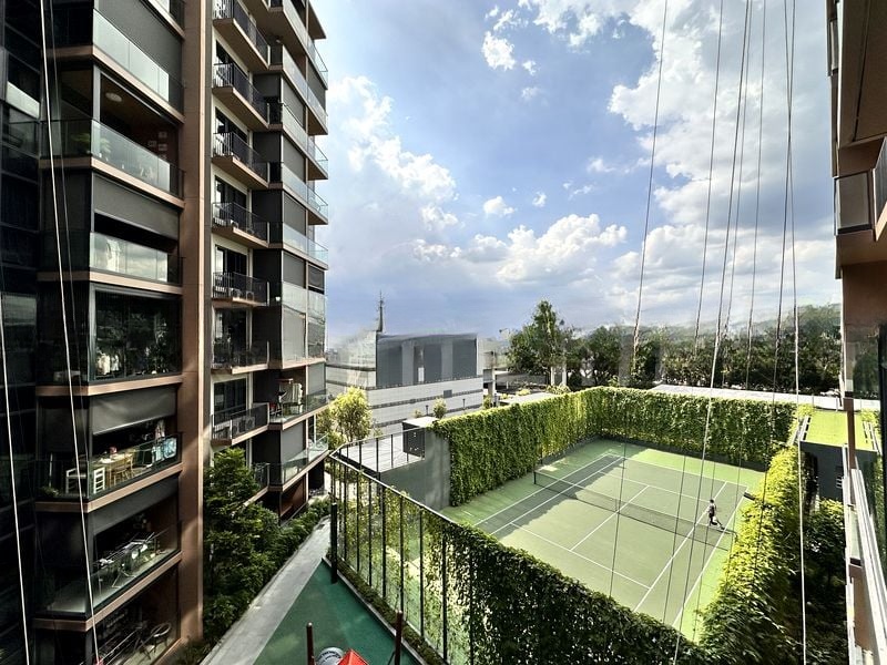 FOURTH AVENUE RESIDENCES 6