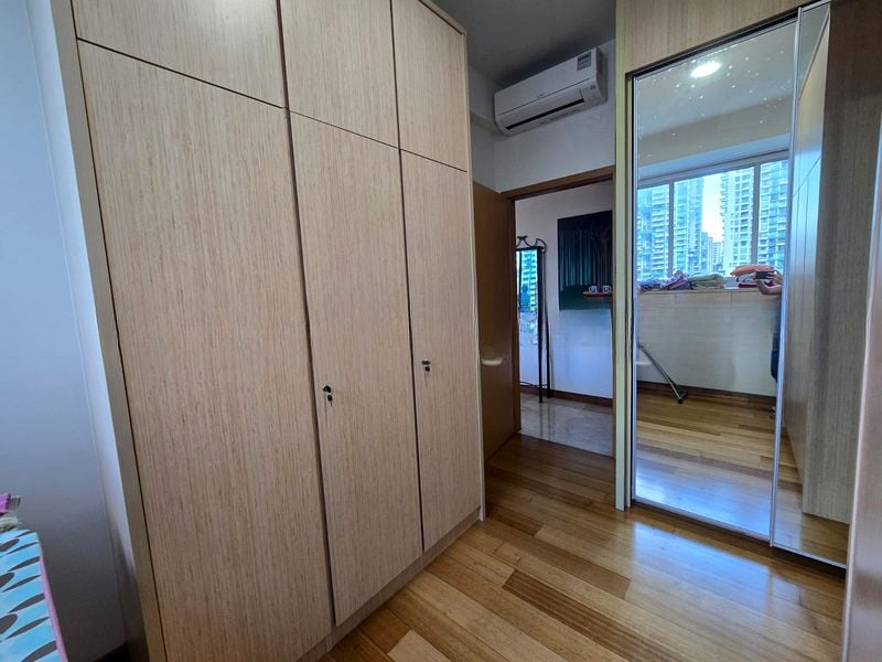 TRIBECA 8