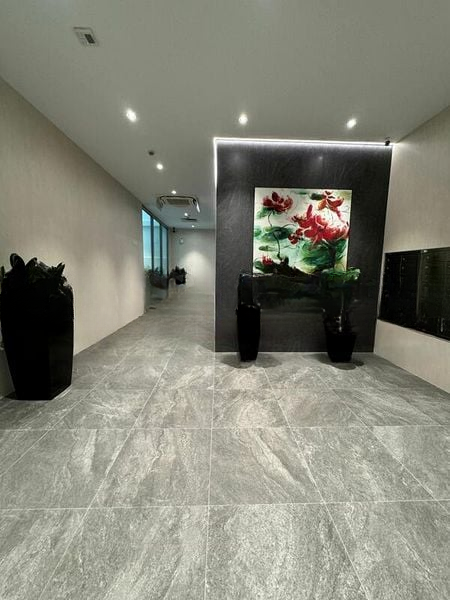 THE SEAFRONT ON MEYER 3