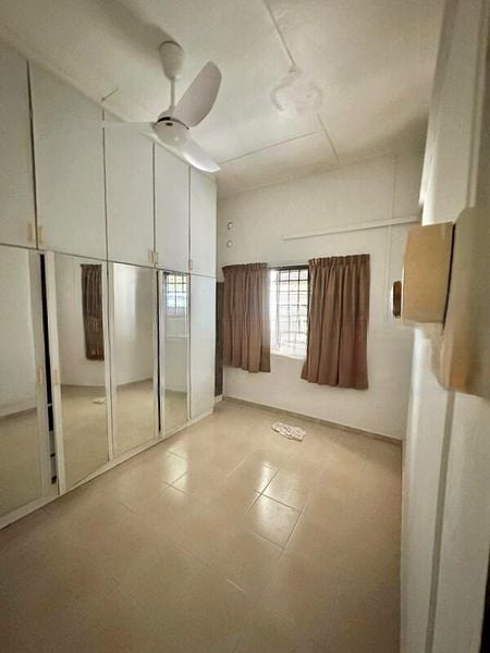 SEMBAWANG HILLS ESTATE 4