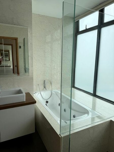 THE LINCOLN RESIDENCES 5