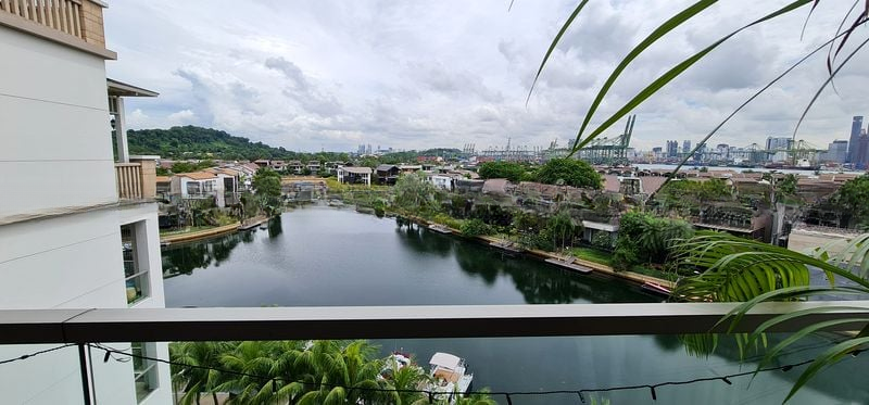 THE BERTH BY THE COVE 13
