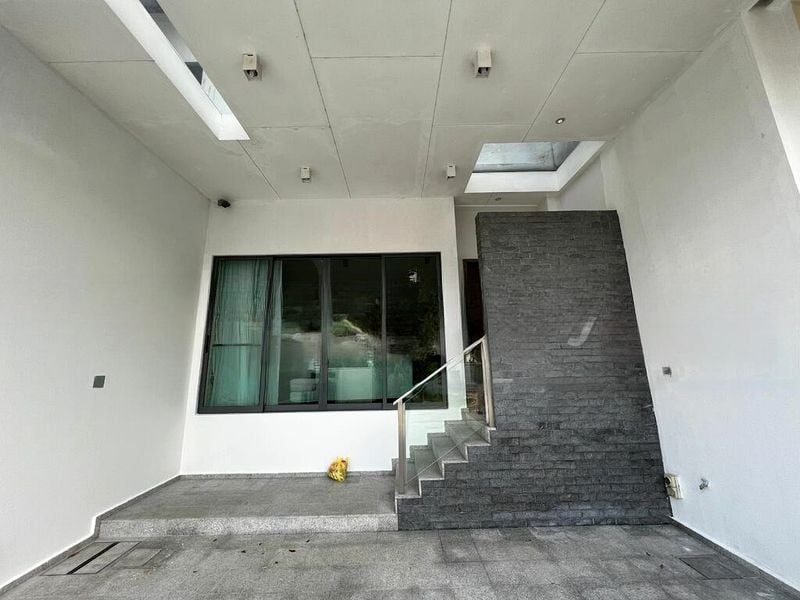 SEMBAWANG HILLS ESTATE 4