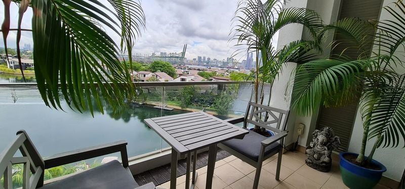 THE BERTH BY THE COVE 13