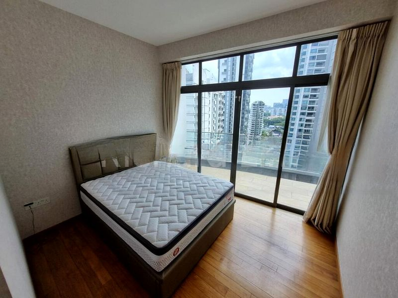 THE LINCOLN RESIDENCES 15