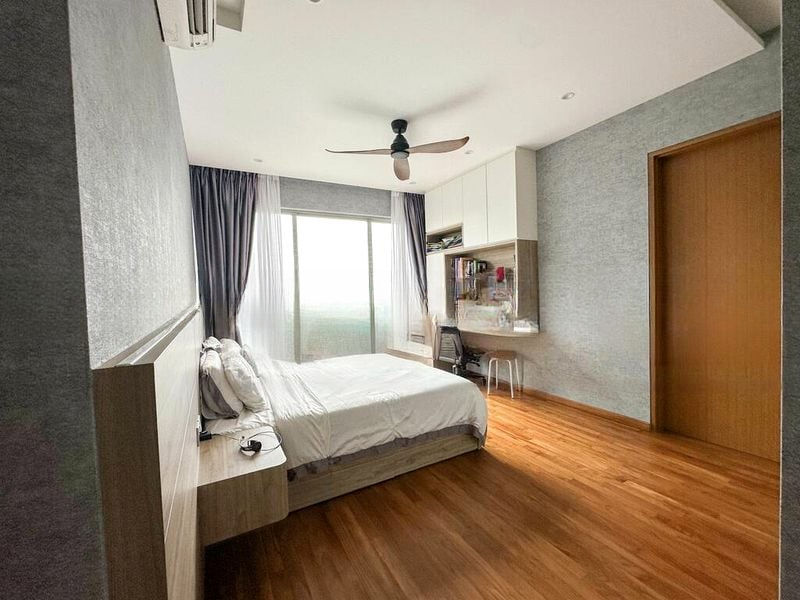 THE SEAFRONT ON MEYER 2