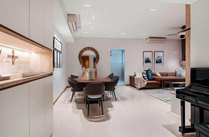 THE SEAFRONT ON MEYER 5