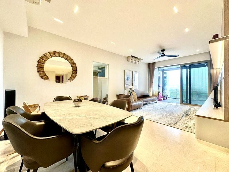 THE SEAFRONT ON MEYER 10