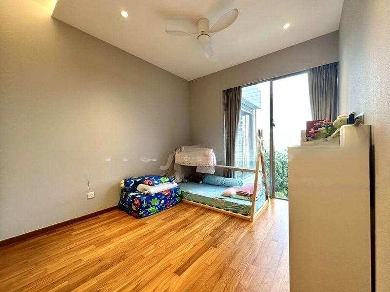 THE SEAFRONT ON MEYER 6