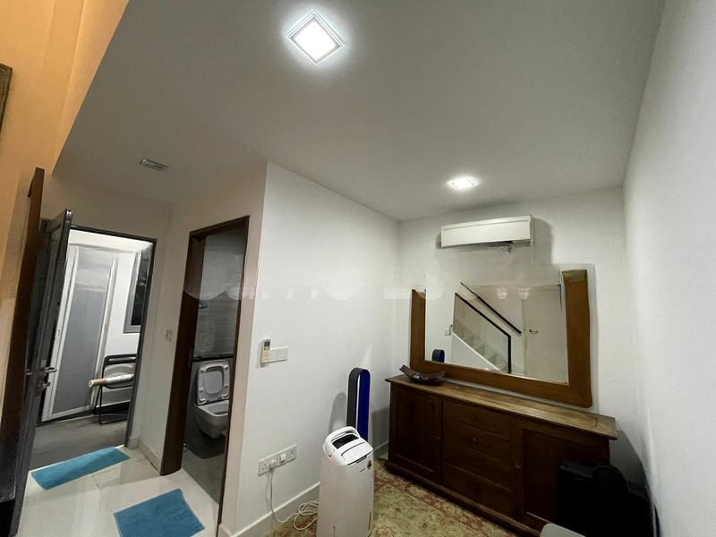 ESTRIVILLAS 12