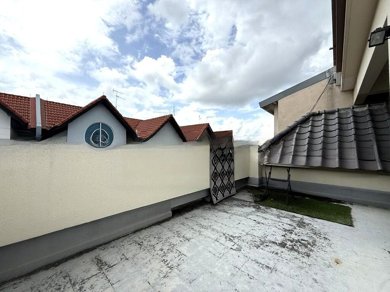 LIRIA TERRACE 1