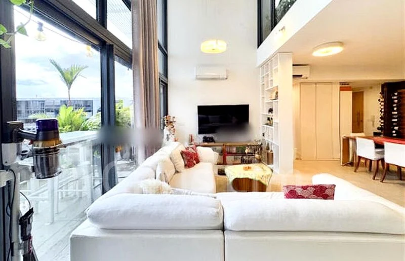 THE LAKEFRONT RESIDENCES 6