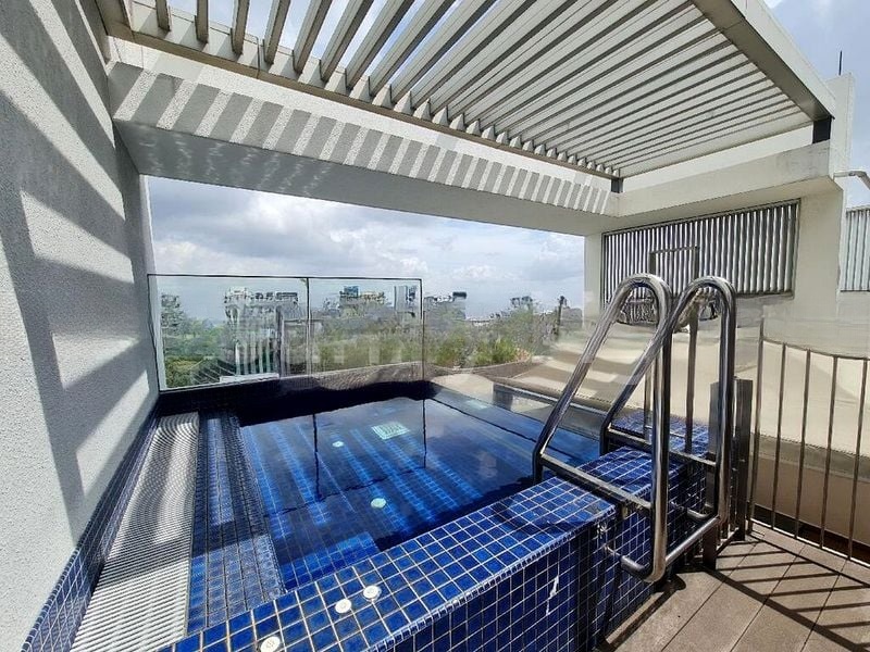 CAIRNHILL RESIDENCES 4