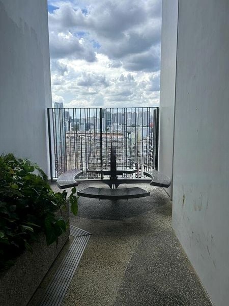 ST. GEORGE'S LANE 10