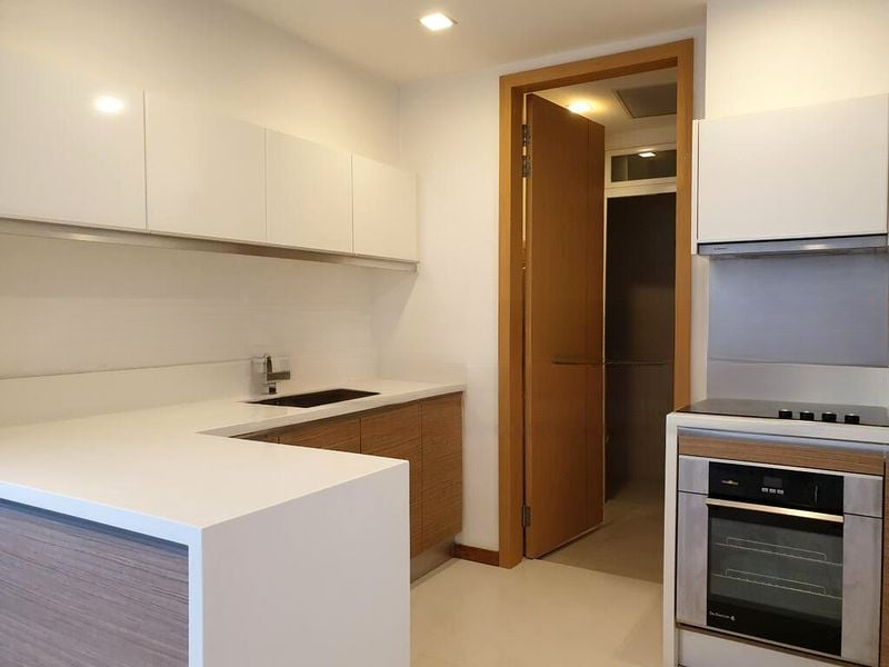 MARINA BAY RESIDENCES 5