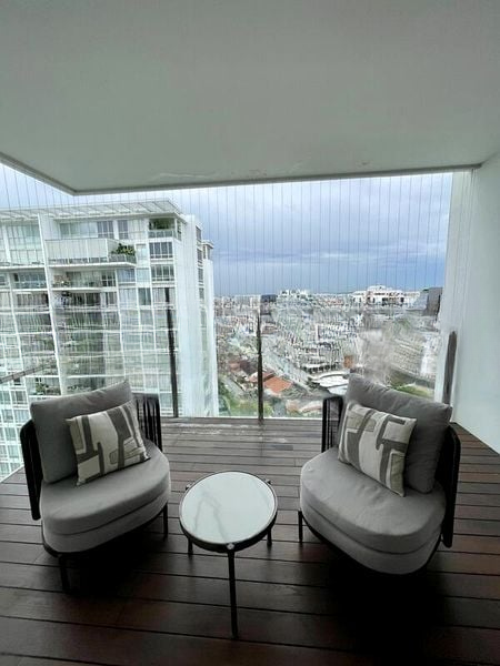 THE SEA VIEW 7