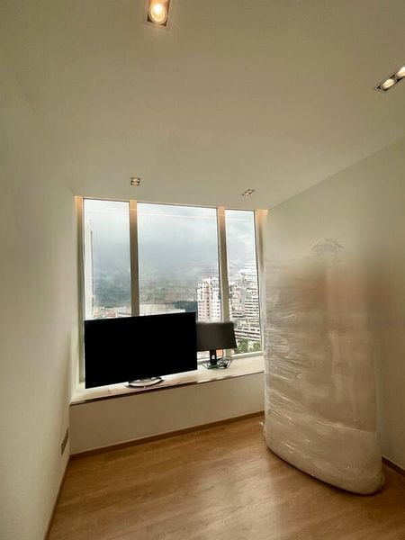 THE SEA VIEW 14