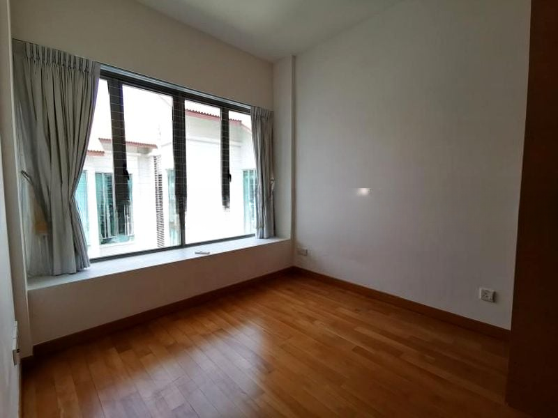 THE BERTH BY THE COVE 6