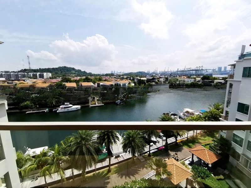 THE BERTH BY THE COVE 8