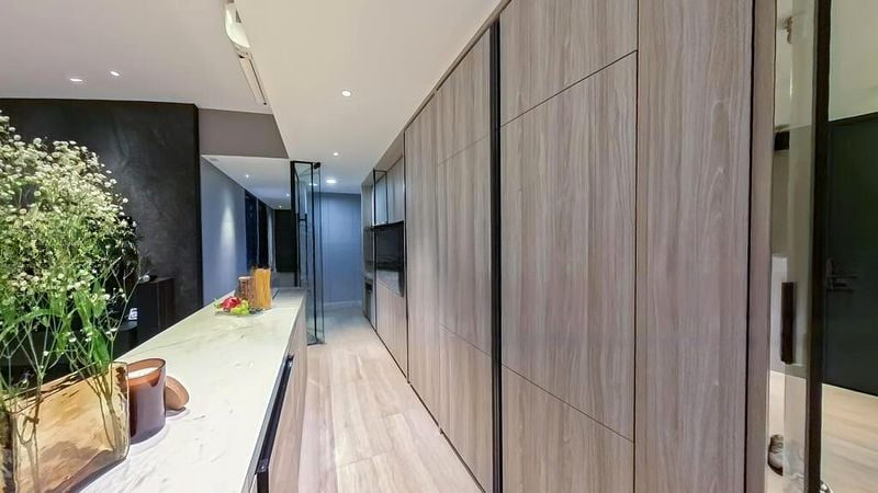 THE HYDE 7