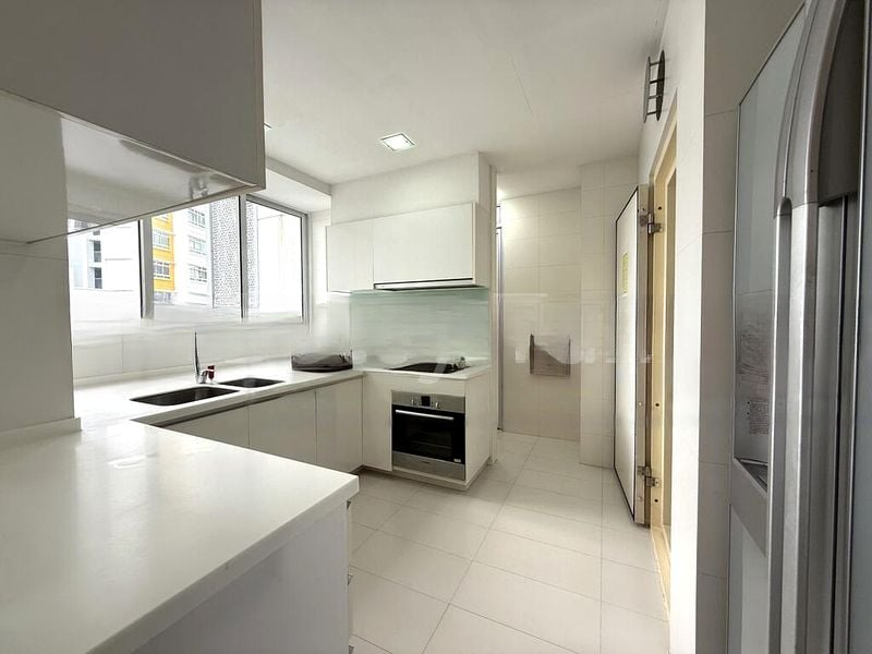 THE REGENCY AT TIONG BAHRU 6