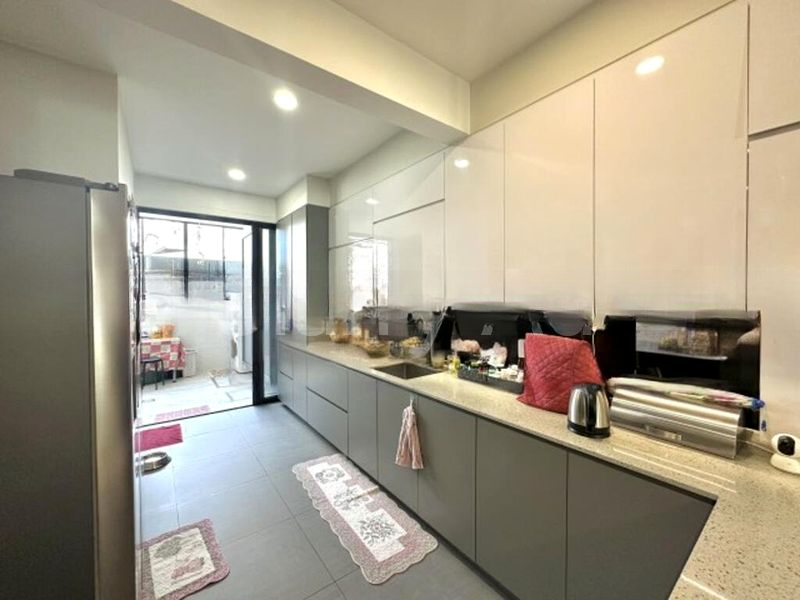 KEMBANGAN ESTATE 5
