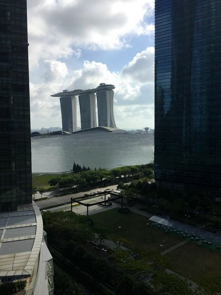 MARINA BAY SUITES 7