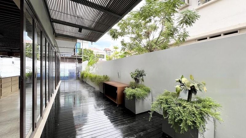 SPRING PARK ESTATE 6