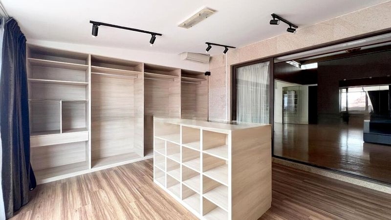 SPRING PARK ESTATE 10