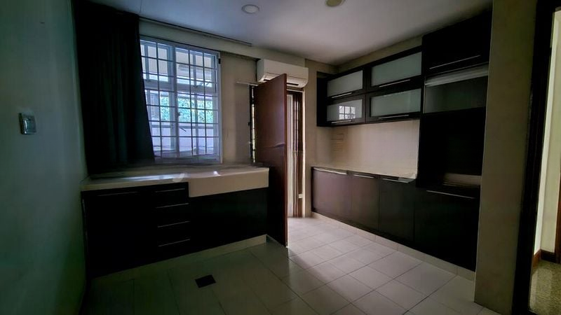 ENGLISH VILLAS 1
