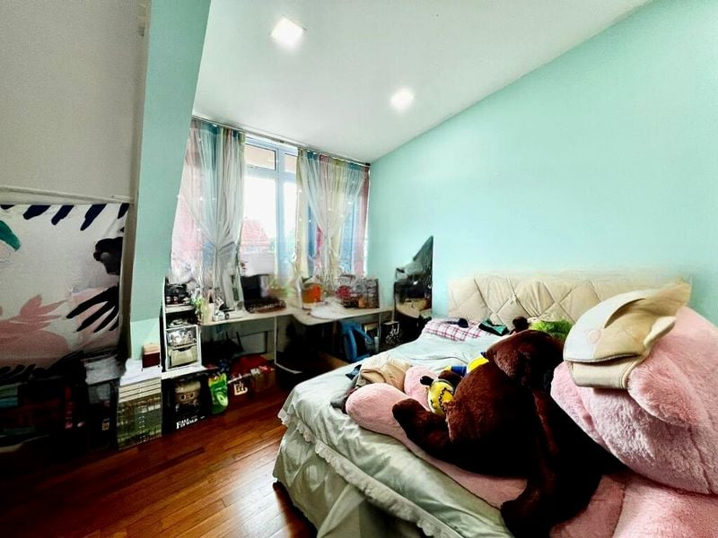 SEMBAWANG STRAITS ESTATE 4