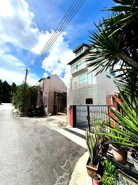 SEMBAWANG STRAITS ESTATE 11