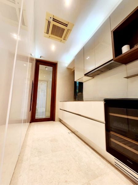 ONE BALMORAL 10