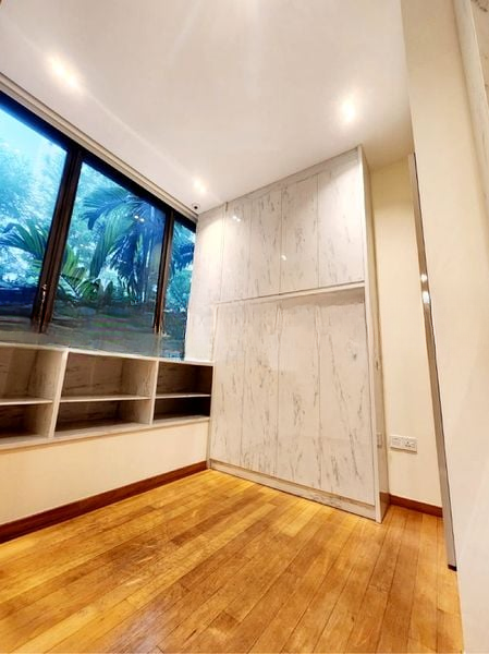 ONE BALMORAL 9