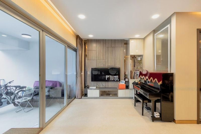 AMBER RESIDENCES 13